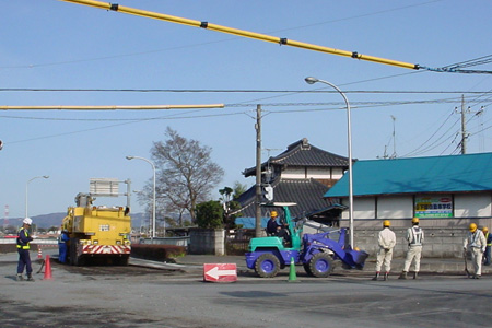 下館中学校そばの交差点の道路工事 [2009年3月23日撮影]