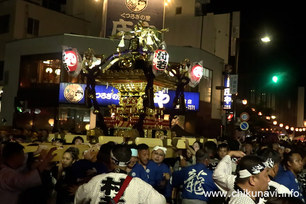 下館祇園まつり 村若神輿会の神輿 [2024年7月27日撮影]