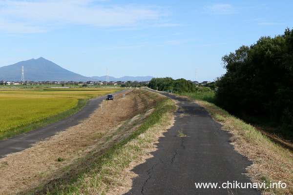 草刈りがされていた大谷川の堤防 [2024年9月15日撮影]