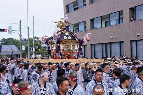 下館祇園まつり 旧国道50号田町交差点近くを渡御する明治神輿 [2026年7月26日撮影]